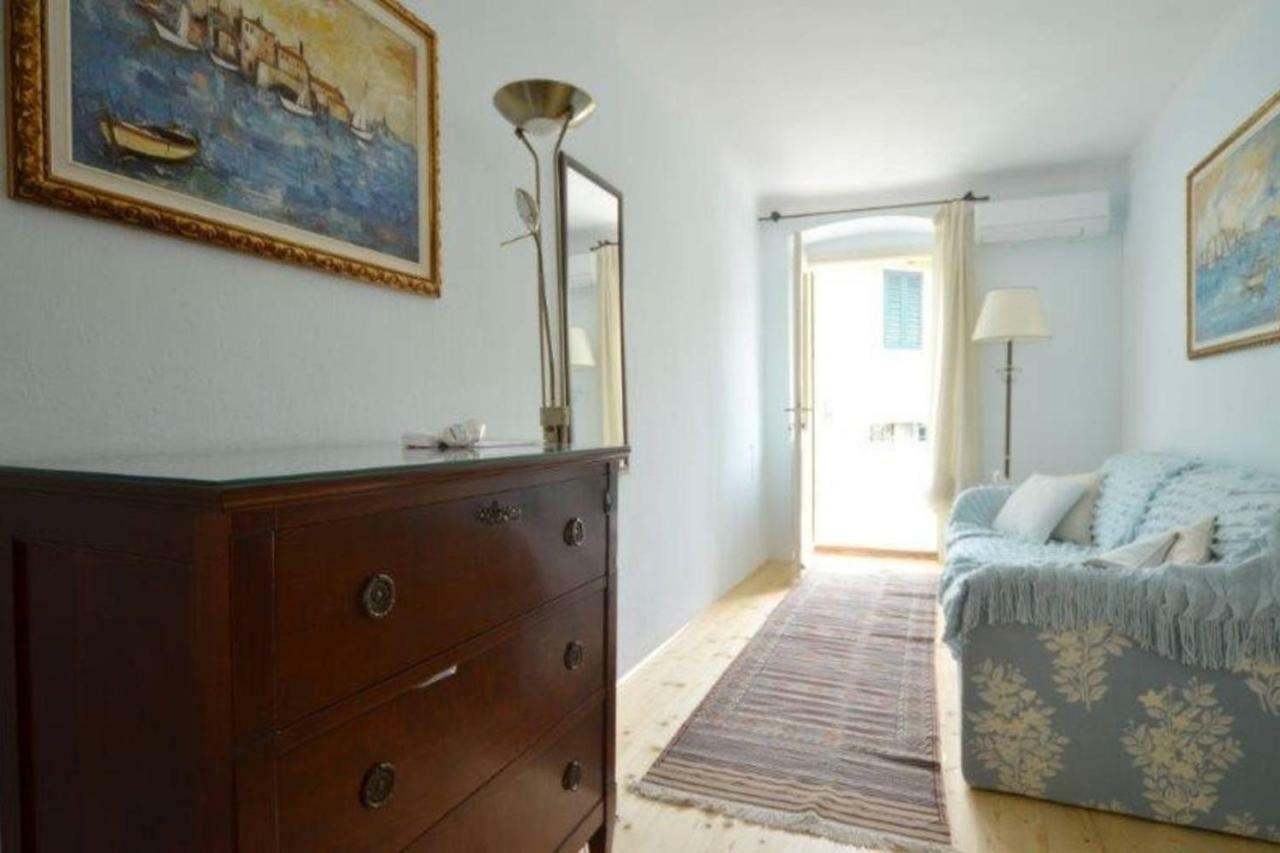 Villa Augusta Ferri ロヴィニ エクステリア 写真