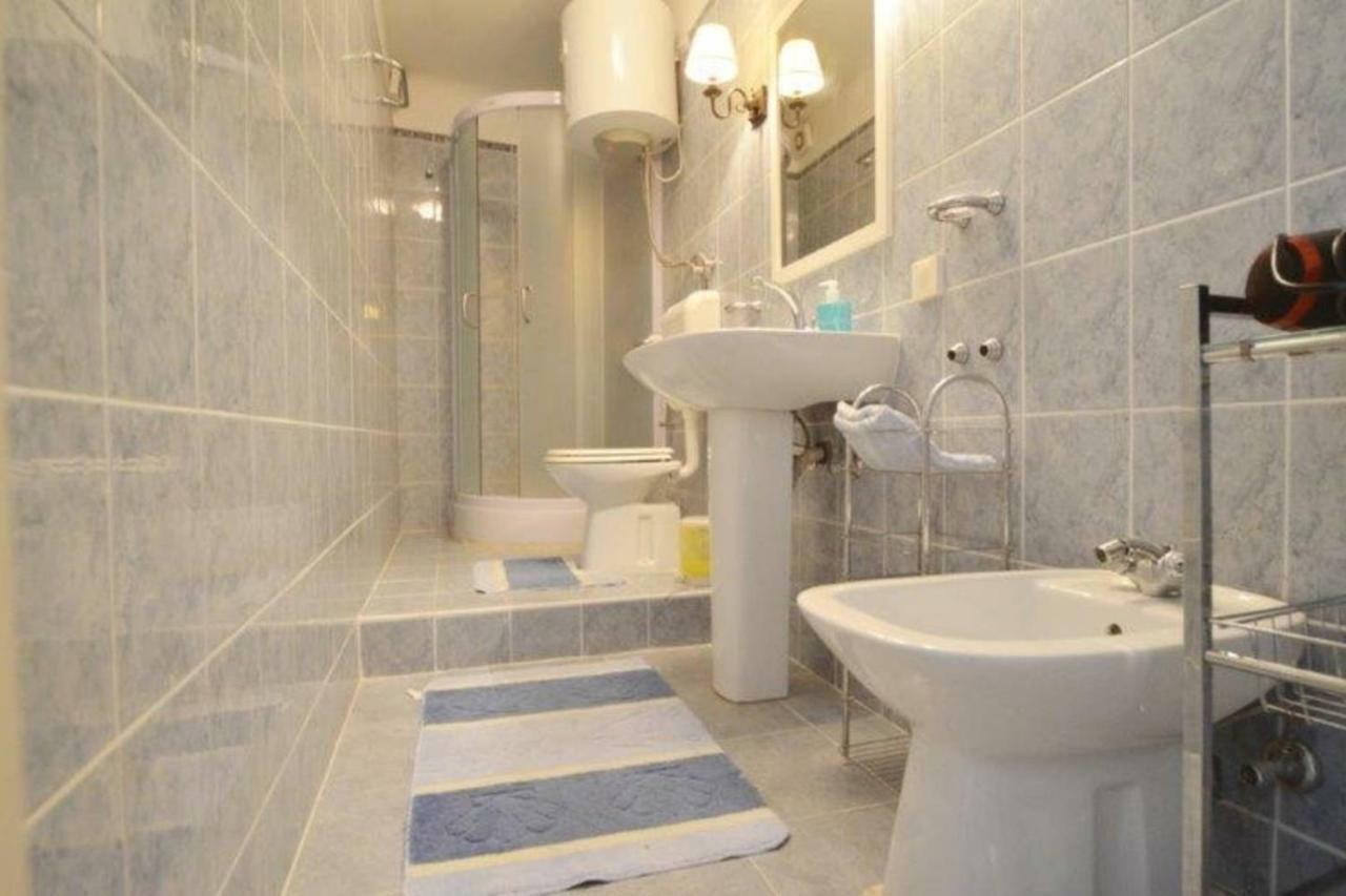 Villa Augusta Ferri ロヴィニ エクステリア 写真